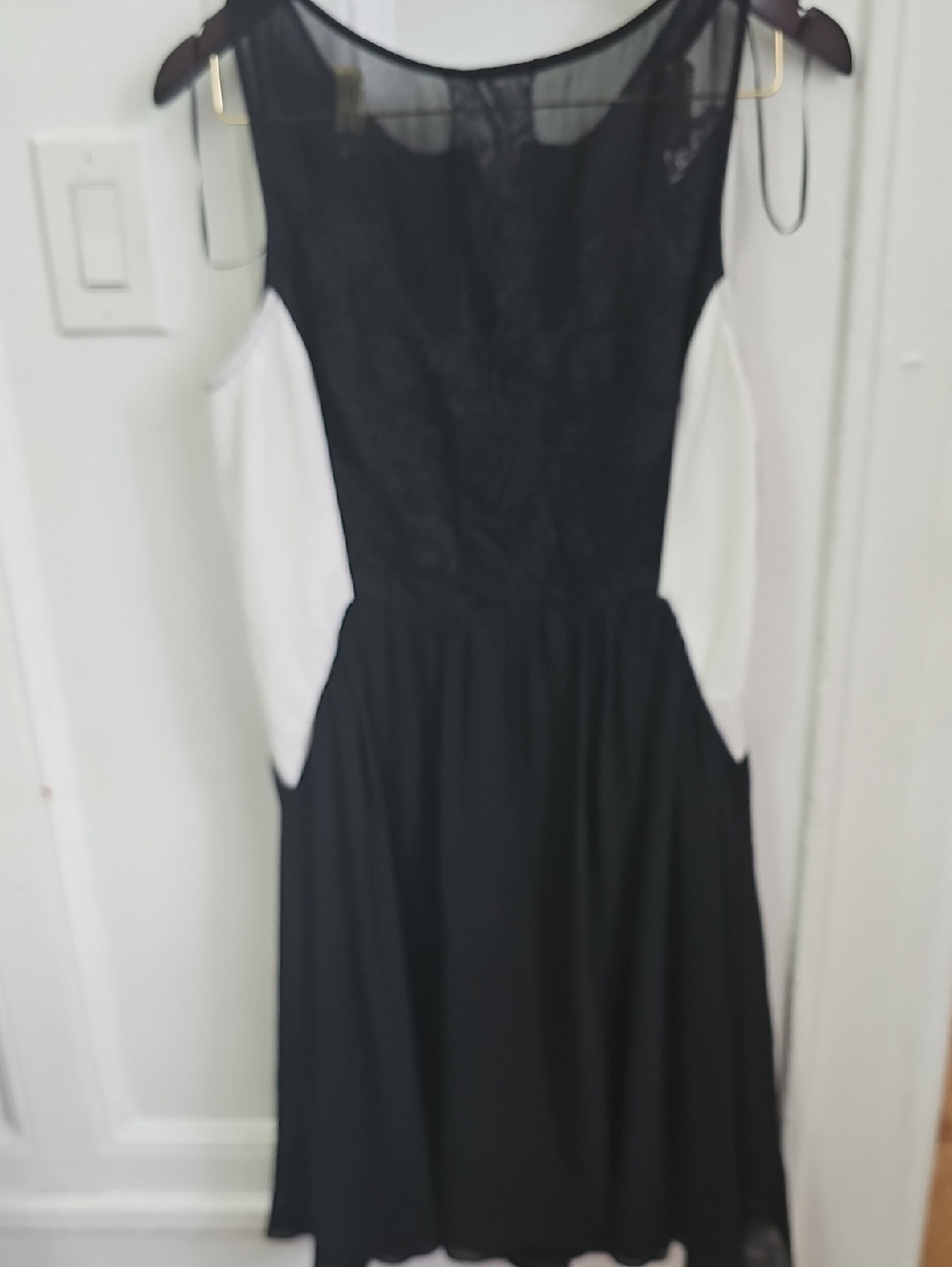 Vince Camuto Black and White Sleeveless Midi Dress